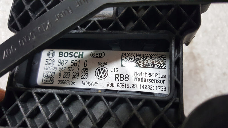 Radar sensor distronic VW AUDI SEAT SKODA 5Q0907561D 5Q0907461 demontaż