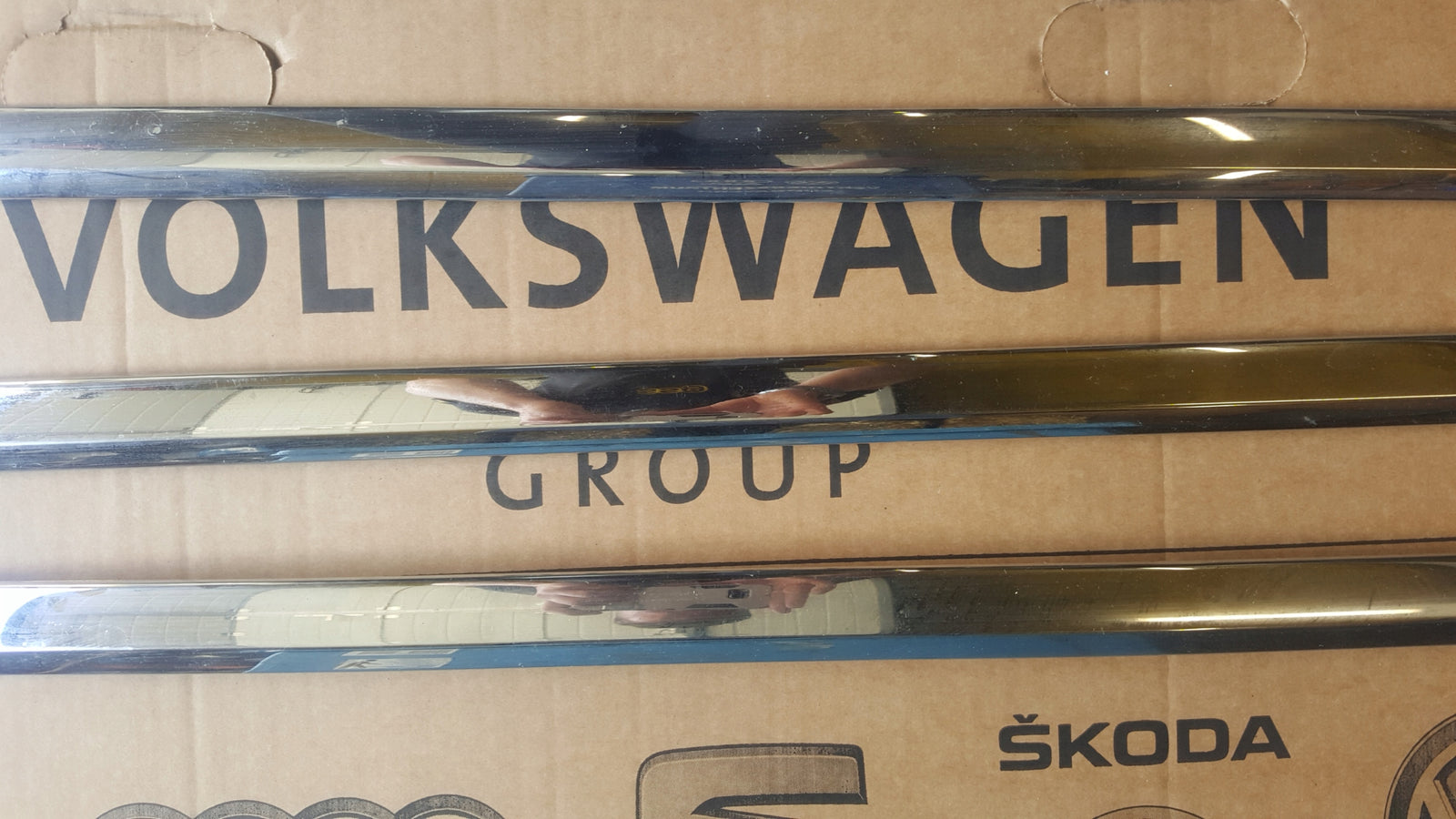 Listwa chrom drzwi przód prawa strona VW T5 T6 7E0853054B demontaż