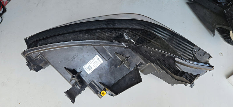 Pr reflektor FUL LED Cupra Born 10F941008H 2023r
