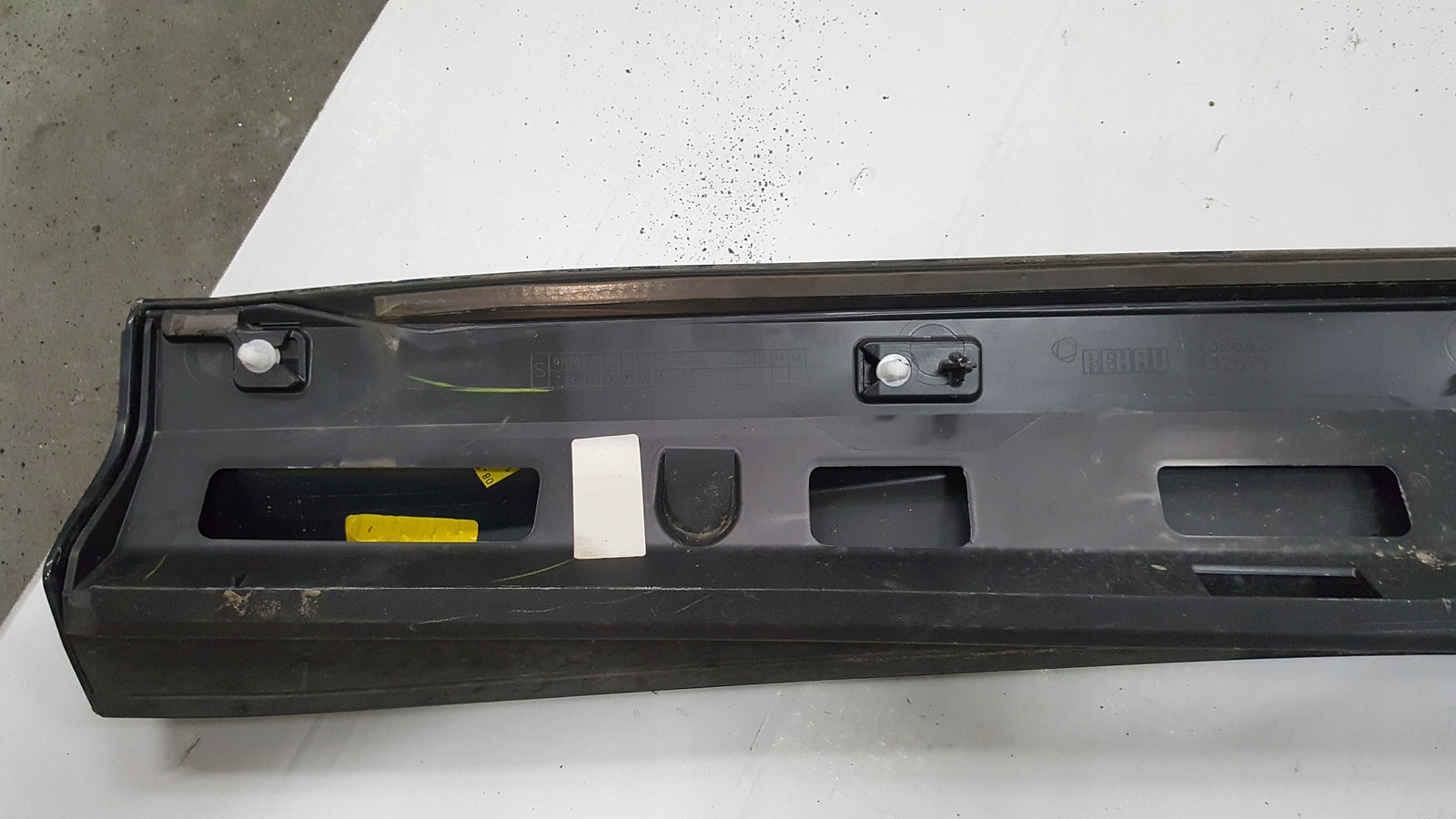Listwa drzwi prawy przód AUDI Q3 II 83A853960A/B