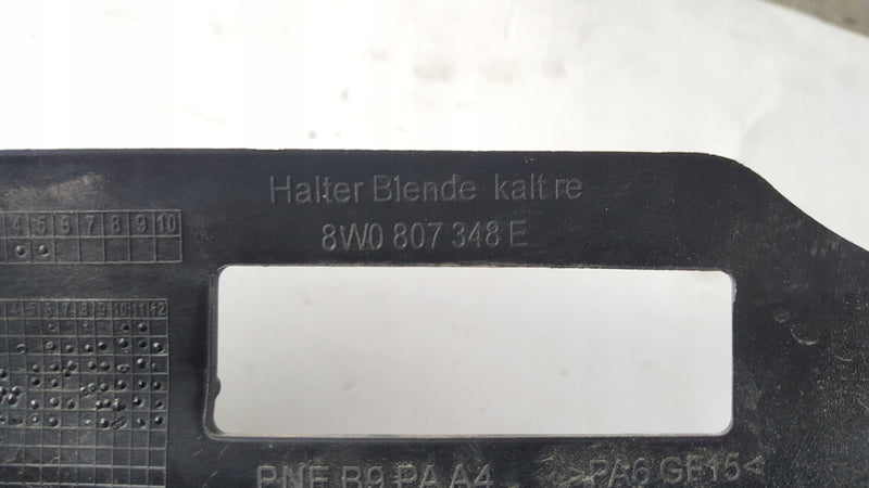 Prawa końcówka wydechu + uchwyt AUDI 8W0253826L 8W0807348E demontaż