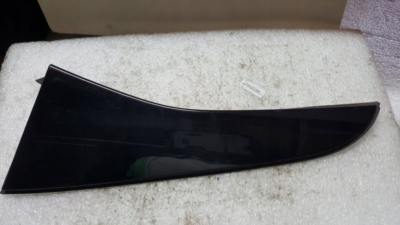 Listwy klapy bagażnika lewa+prawa strona M-B W205 A2067900400 A2067900300