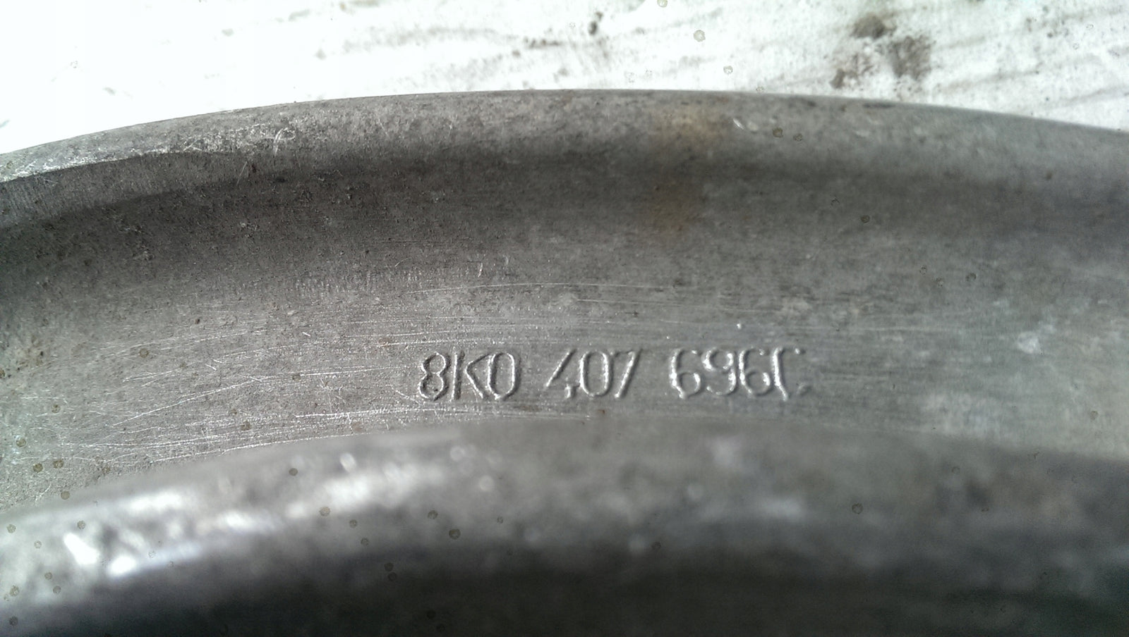 Wahacz prawy przód AUDI A4 B8 A5 8K0407696C