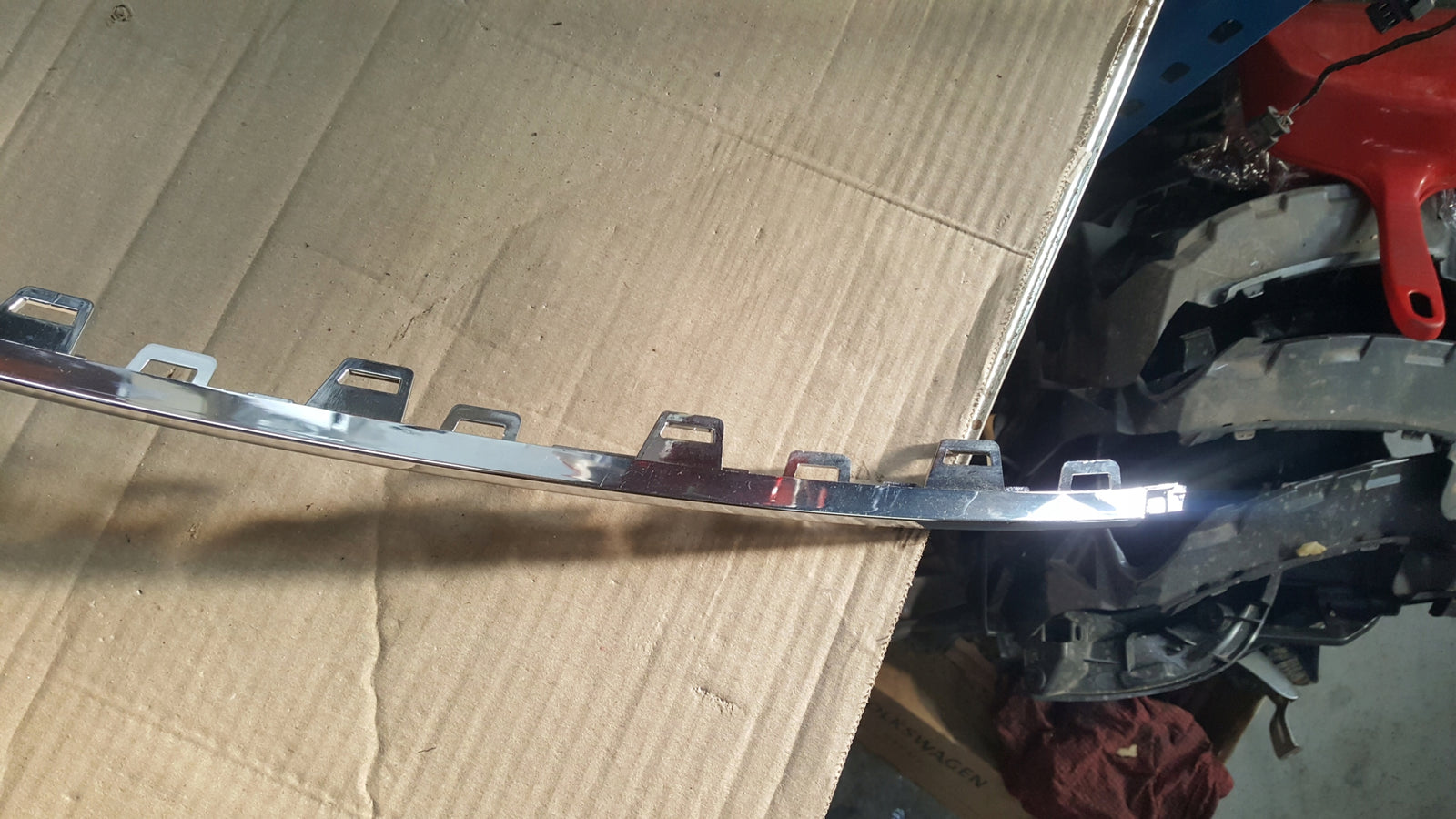 Volkswagen Tiguan II ALLSPACE LISTWA OZDOBNA CHROM ZDERZAKA TYŁ 5NN853835B