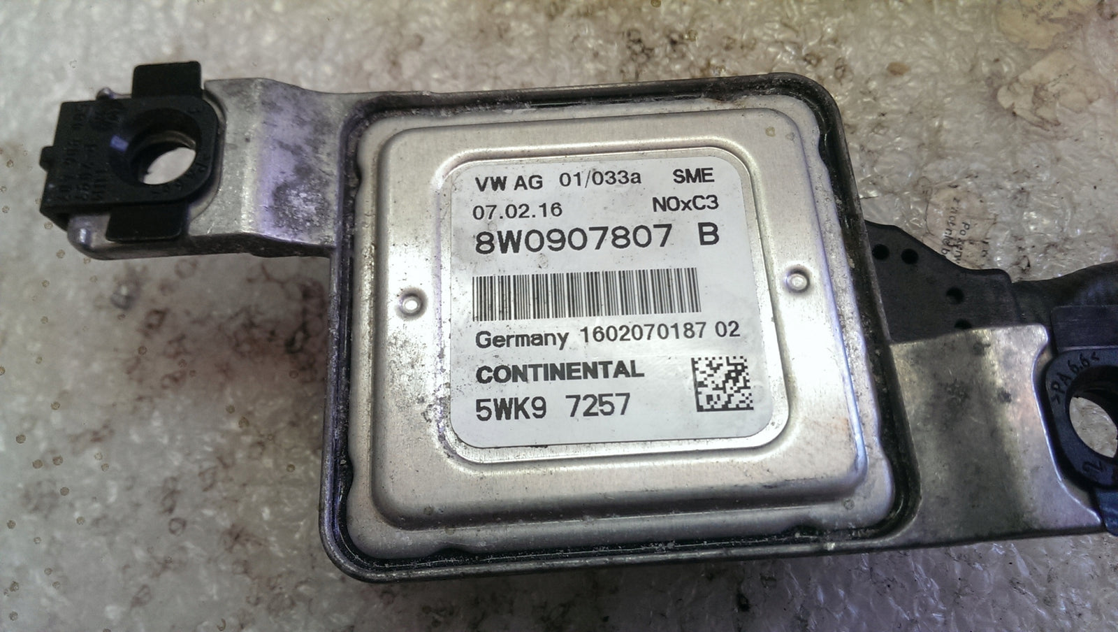 Sonda lambda VV AUDI 8W0907807B demontaż