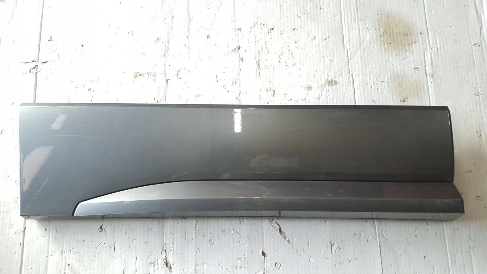 Listwa drzwi prawy tył SEAT ATECA 575854950J demontaż