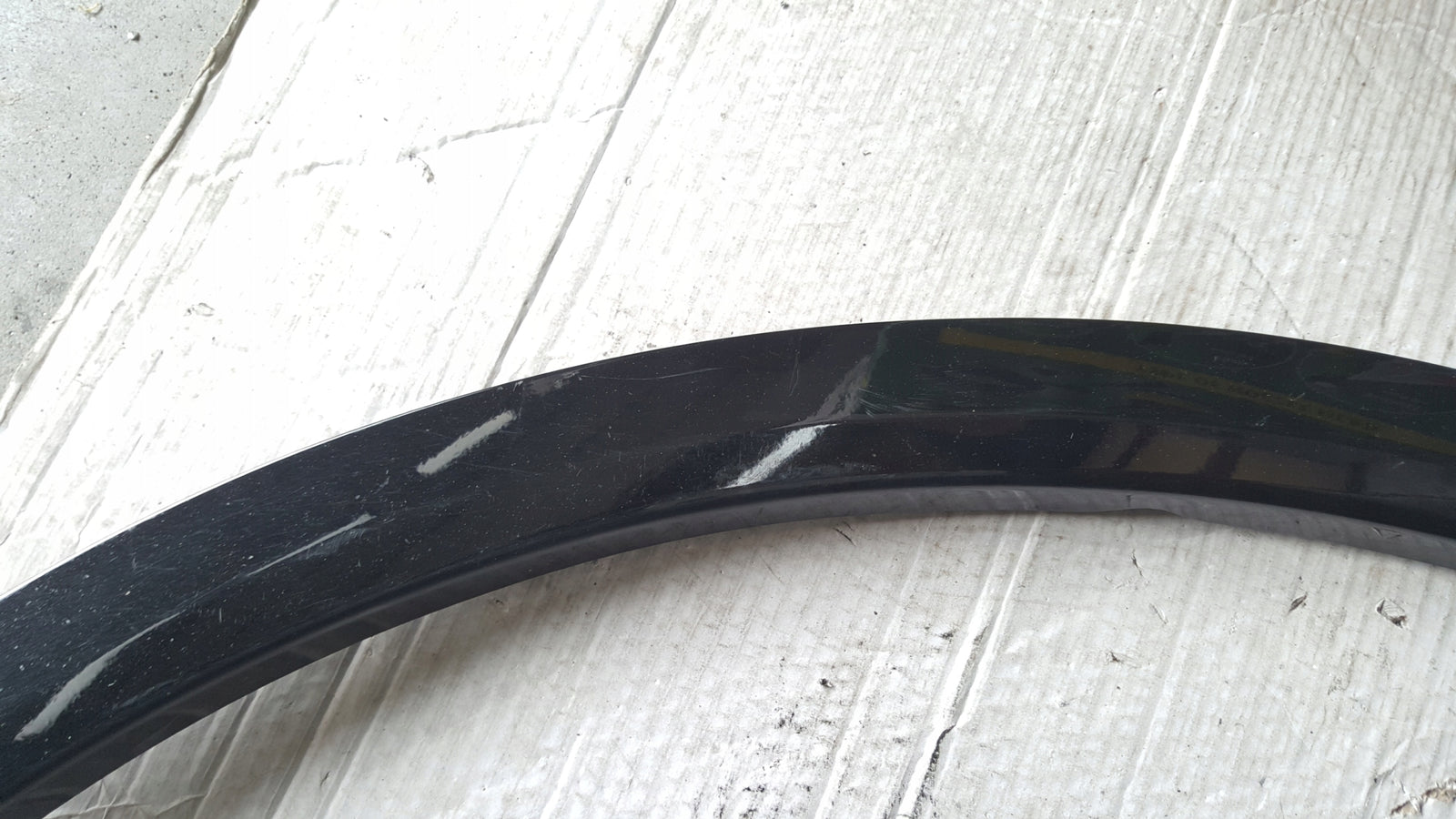 Listwa błotnika przedniego prawa strona AUDI Q5 80A853718F demontaż