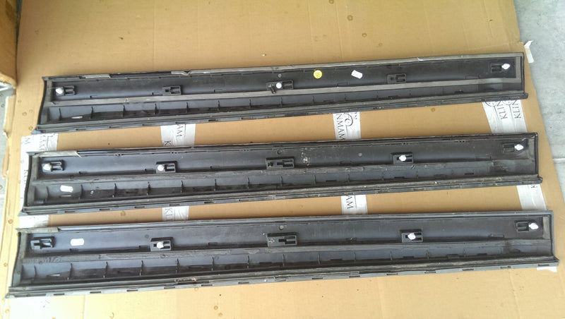 Listwa drzwi lewy przód AUDI Q5 8R0853959E