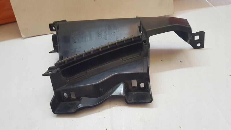 Kierownica powietrza lewy przód AUDI A6 (C8) 4K0121763 4K0121763A demontaż