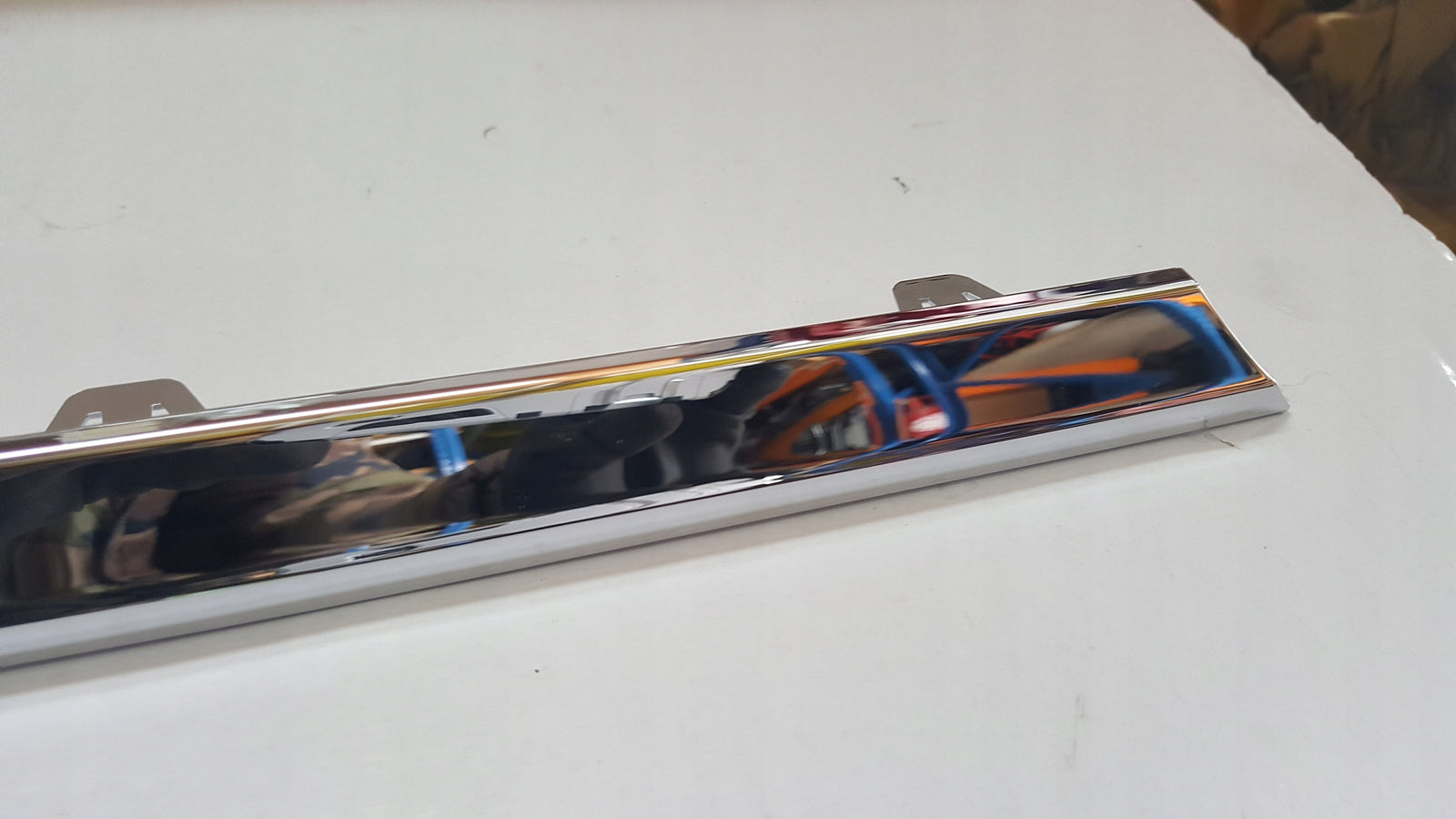 NOWA ORYGINALNA listwa chrom grilla przód prawa strona VW T6 7LA853764