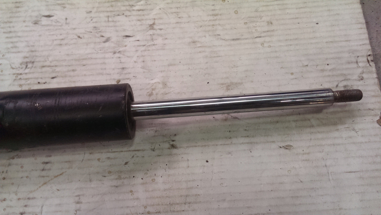 Amortyzator lewy przód AUDI A5 8T0413031Q demontaż