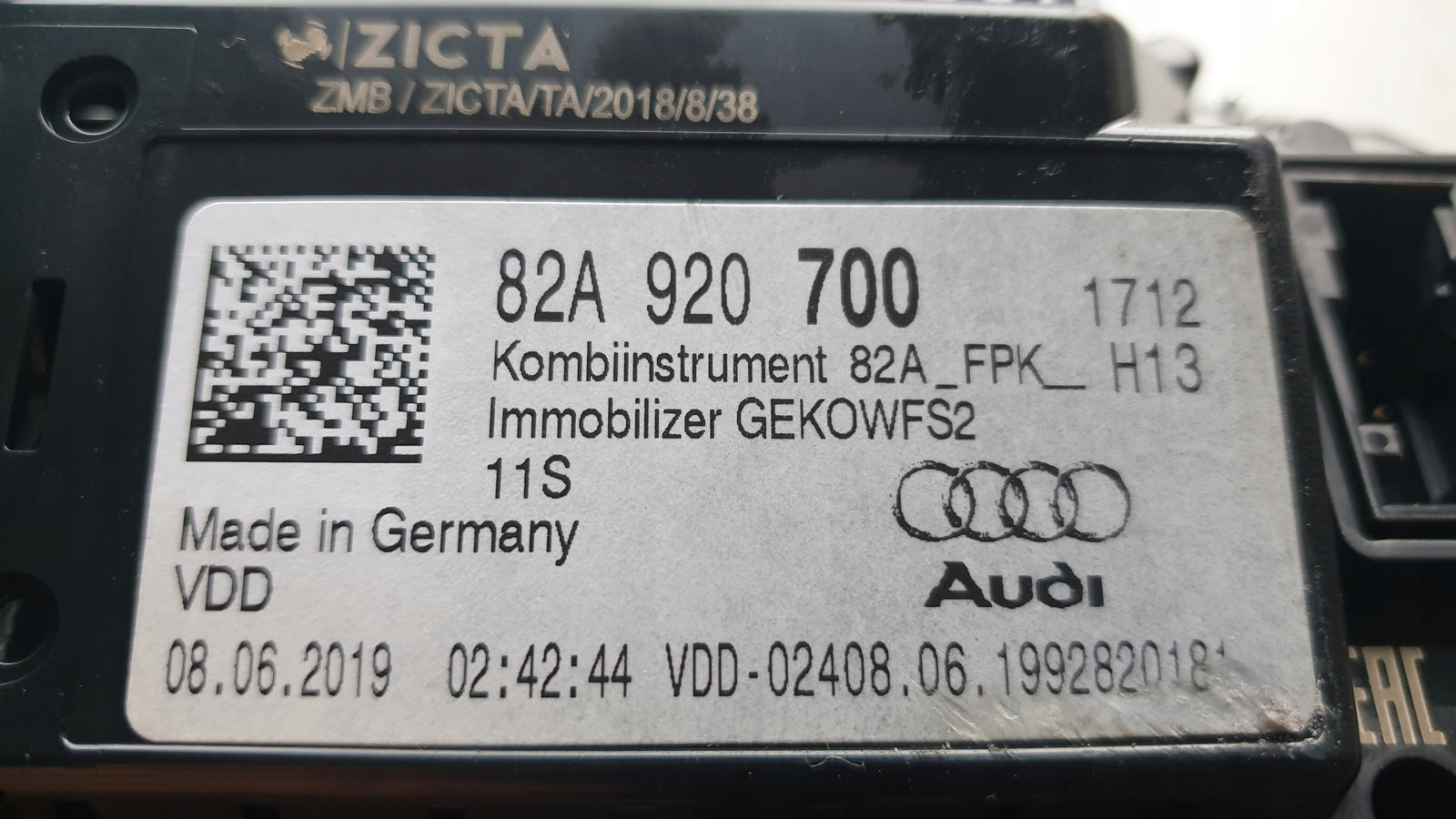 Licznik zegary virtual LCD AUDI A1 82A920700