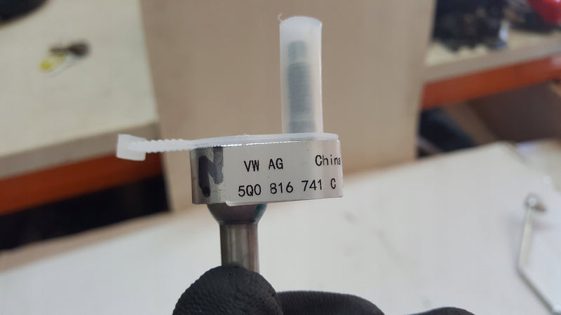 NOWA ORYGINALNA rurka przewód klimatyzacji VW AUDI SEAT SKODA 5Q0816741C