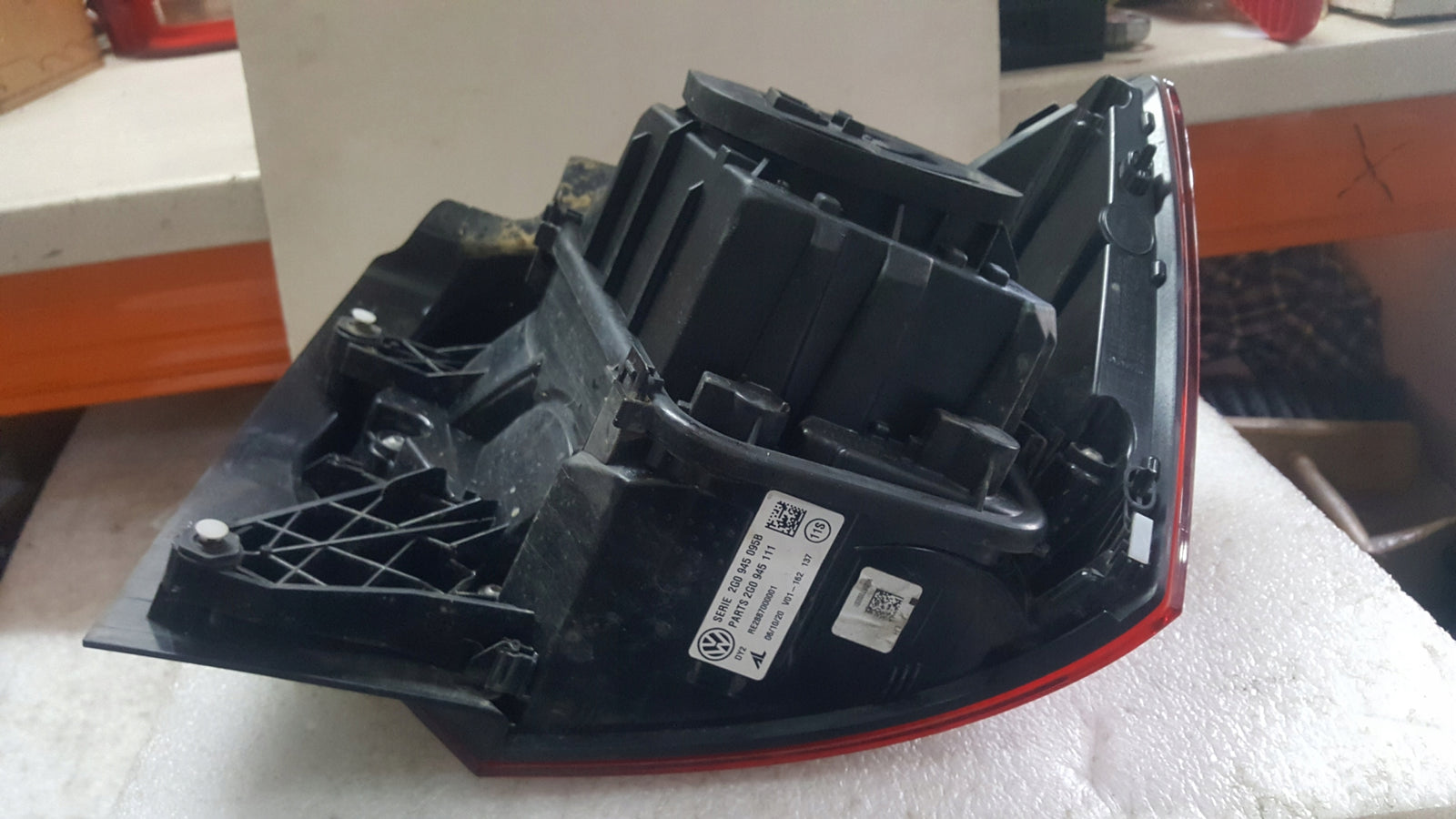 Lampa tylna lewa LED VW POLO 6 2G0945095B demontaż