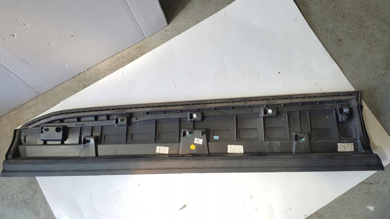 Listwa drzwi prawy przód AUDI Q7 4M0583960 demontaż