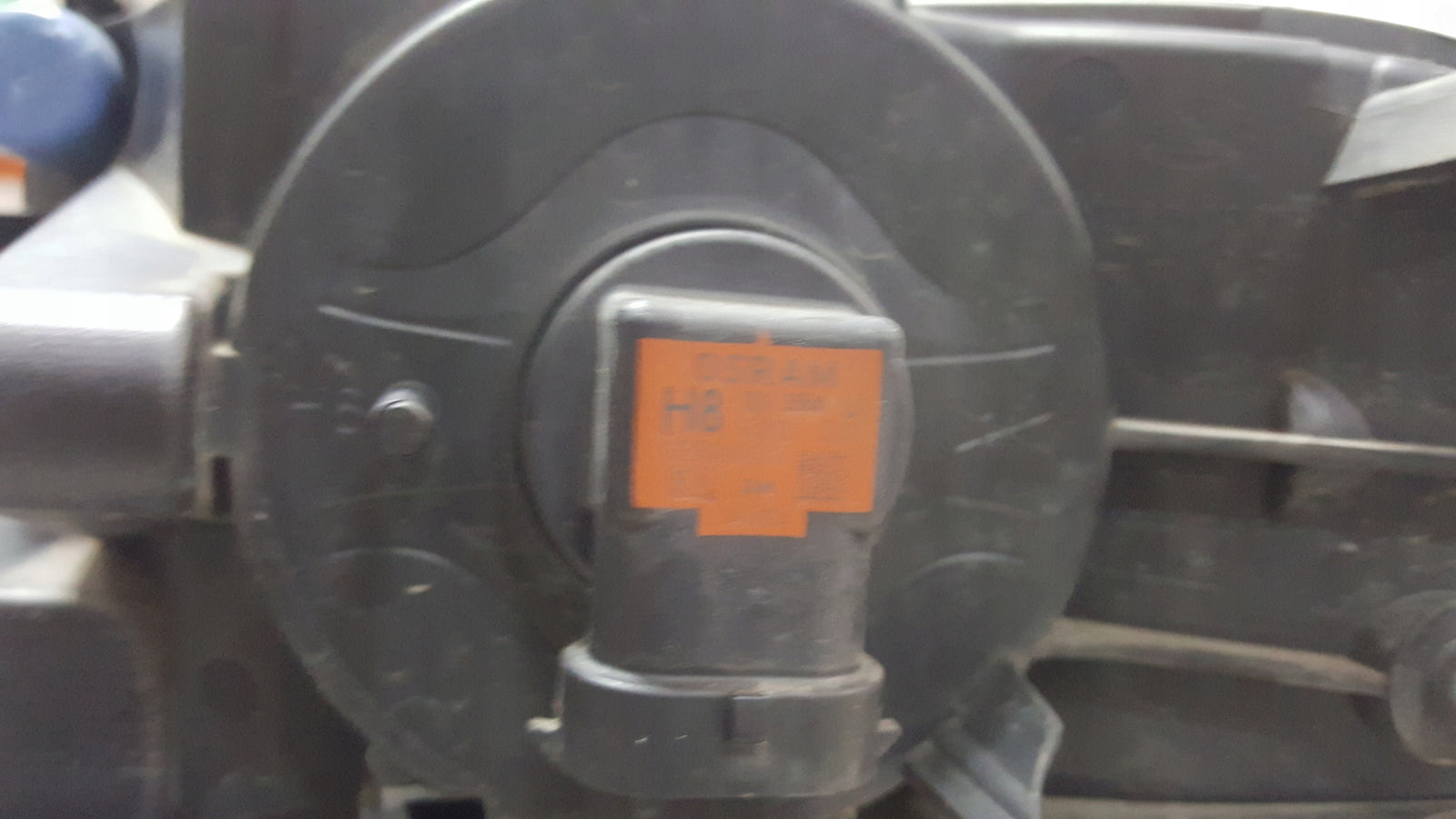 REFLEKTOR PRZECIWMGŁOWY HELLA 1NE010832321 8V0941700G