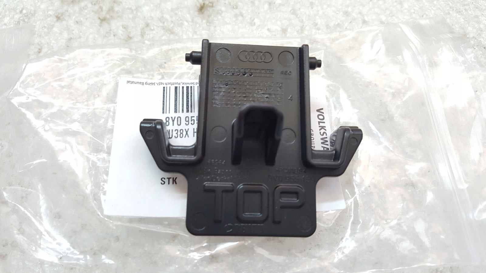 NOWE ORYGINALNE mocowania zaślepki spryskiwaczy lamp AUDI A3 8Y0955159