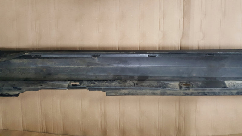 Listwa progowa prawa strona AUDI A6 (C8) S-LINE 4K0853856A demontaż