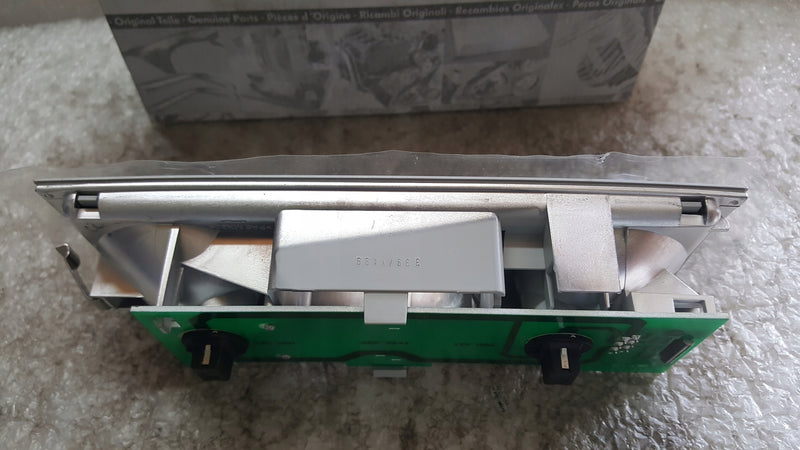 Oświetlenie kabiny VW T5 T6 7E5947105 NOWE