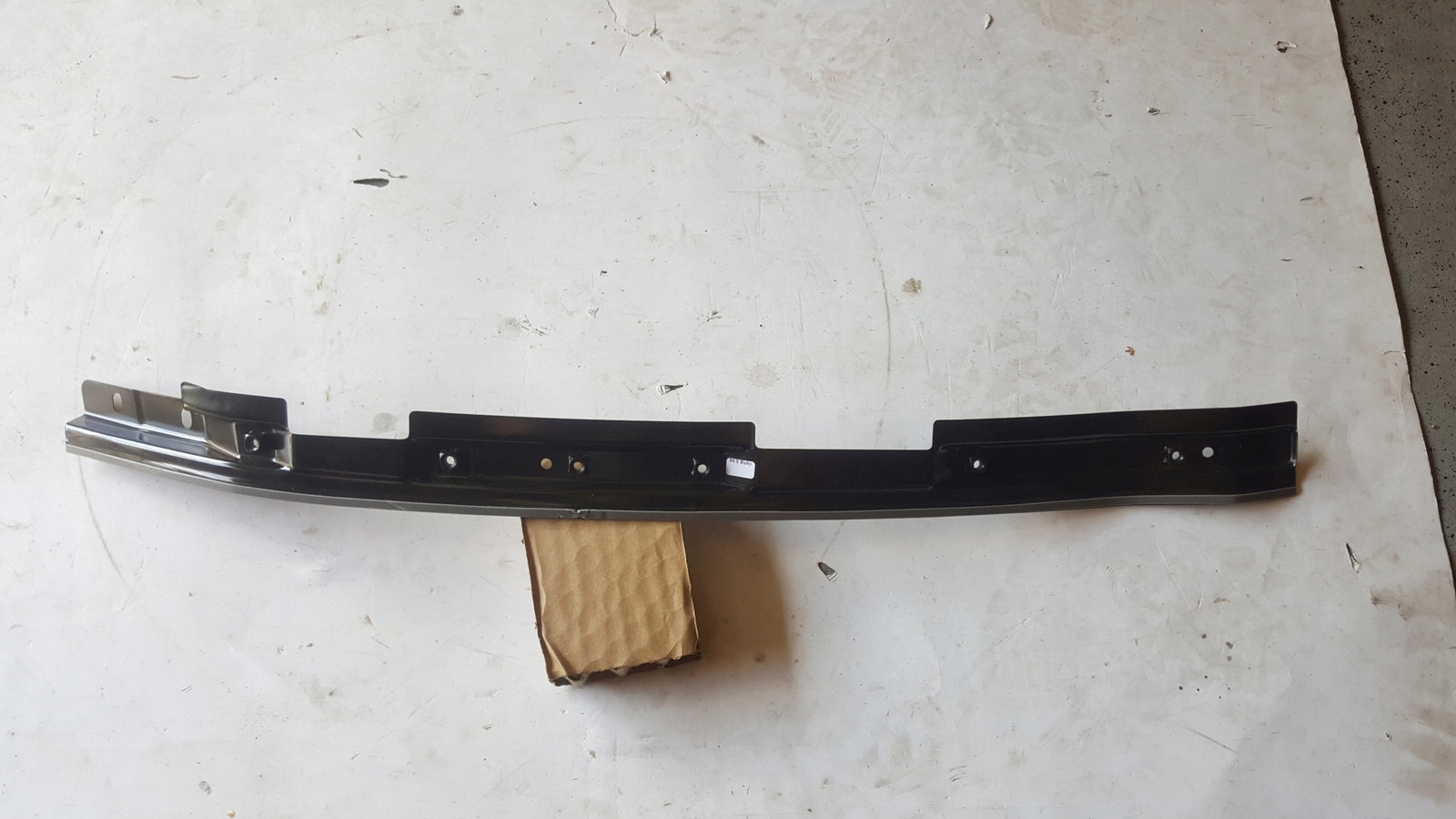 Wspornik prowadnicy lewych przednich drzwi VW Golf Plus 5M1 521 5M0833307E
