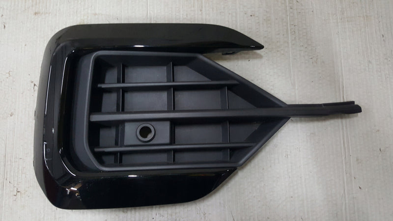 Kratka zderzaka prawy przód- VW TOUAREG III R-LINE 760853664A