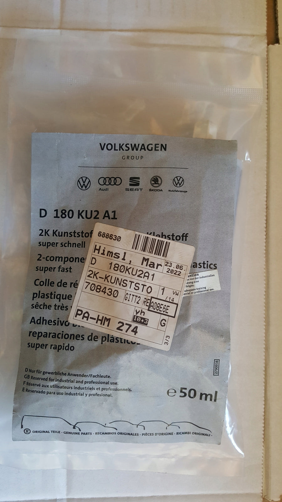 NOWY ORYGINALNY uszczelniacz z tworzywa sztucznego Volkswagen 2K D18KU2A1