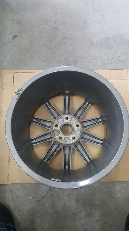FELG ALUMINIOWA Audi TT 8J0601025J 9x18 ET52