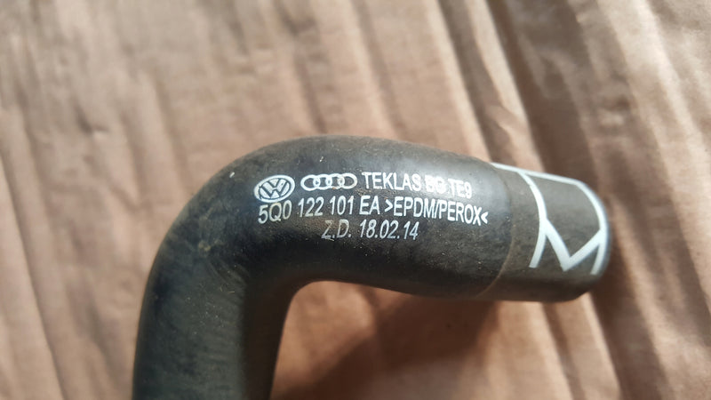 Audi A3 8V Seat Leon 5F 2.0 TFSI CJXH Przewód Płynu Chłodzącego 5Q0122101EA