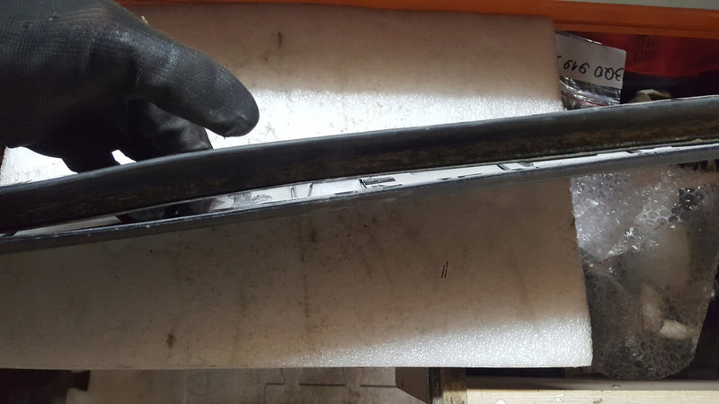 Listwa drzwi lewy przód PORSCHE CAYENNE 7P5837787Q