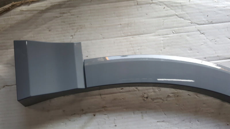 Listwa błotnika prawy przód AUDI Q4 e-tron 89A853718C demontaż