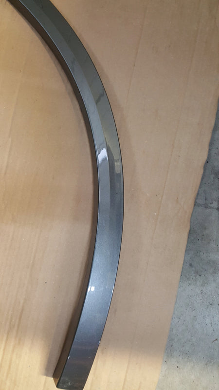 VW TOUAREG III 18R- LISTWA BŁOTNIKA PRAWA TYŁ 760853818C