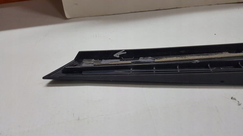 Listwa spoiler klapy bagażnika prawa strona VW GOLF VIII 5H9827940A