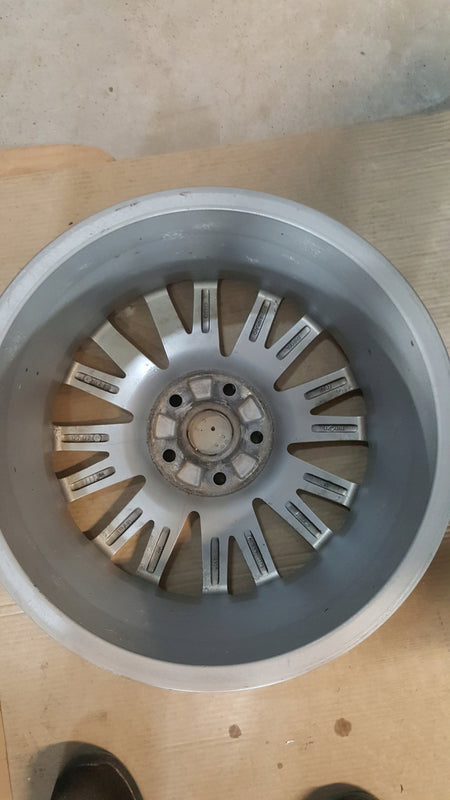 2x Felga aluminiowa 17 CALI AUDI A6 C6 7X17 ET42 5X112 4F0601025AC