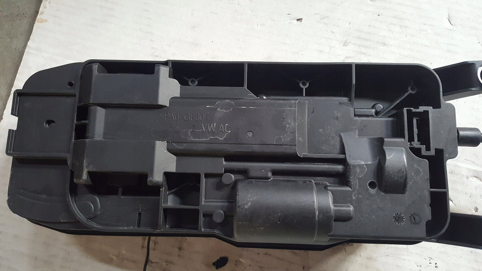Mechanizm wybierak biegów VW AUDI SEAT 5WA713033AN demontaż