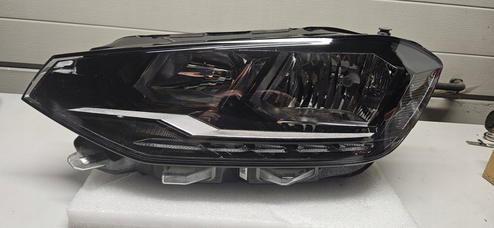 Le reflektor LED Vw Sportsvan 517941005D 2018r demontaż