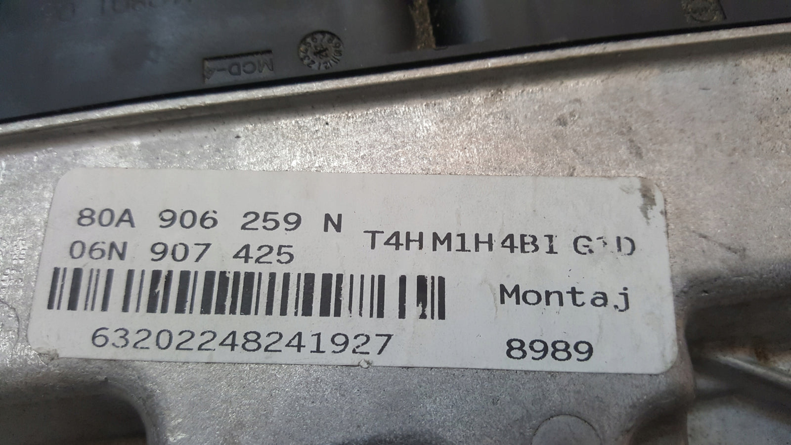 Komputer sterownik silnika (benzyna) VW AUDI 06N907425 demontaż