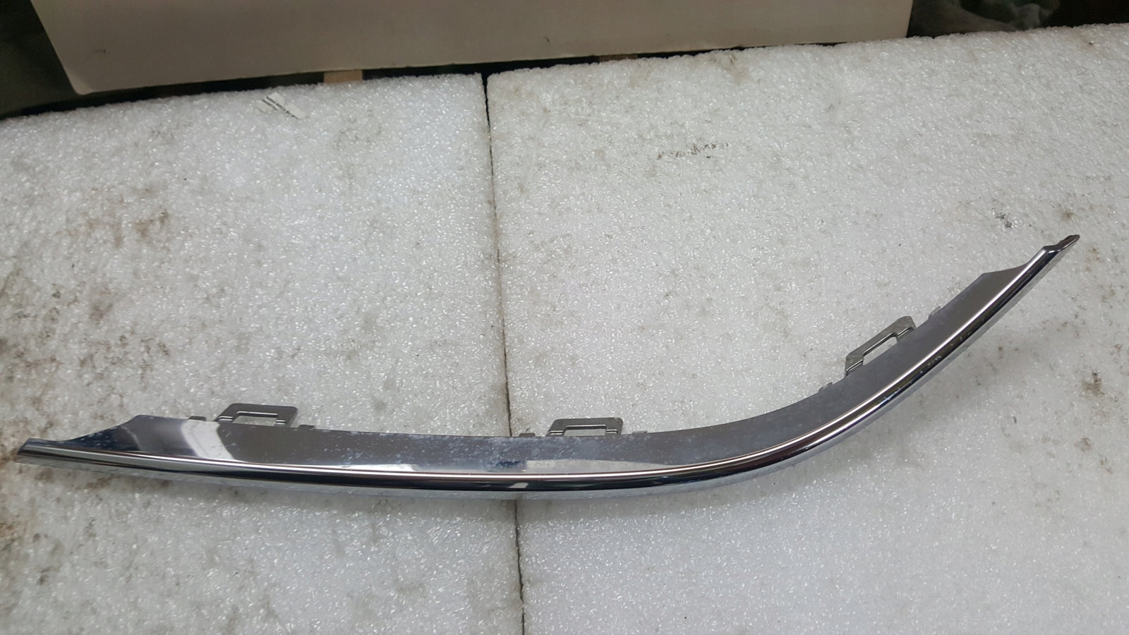 Listwa chrom zderzaka lewy tył VW GOLF VII kombi 5G9853331 demontaż