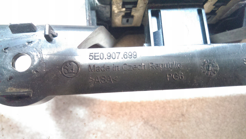 4699d292734bba170e32307a3be3372f