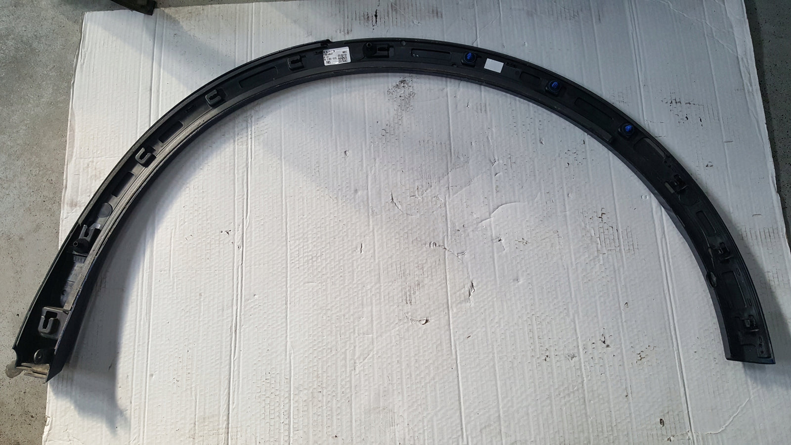 Listwa błotnika PR tył AUDI Q4 E-TRON 89A853818C