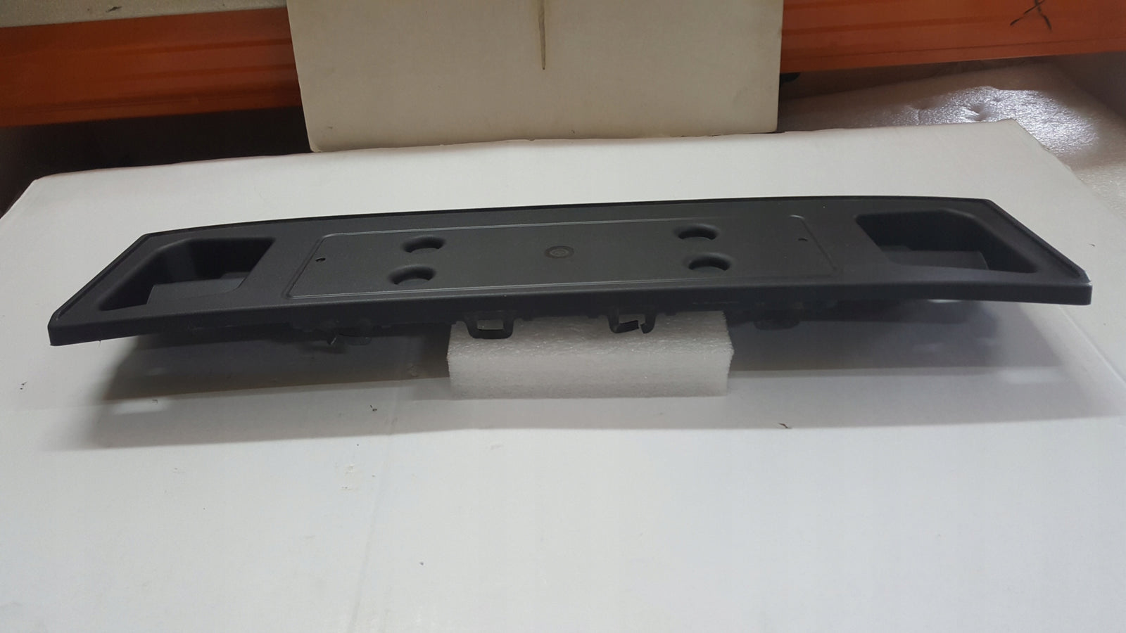 Ramka tablicy przód CUPRA FORMENTOR 5FF807287A demontaż