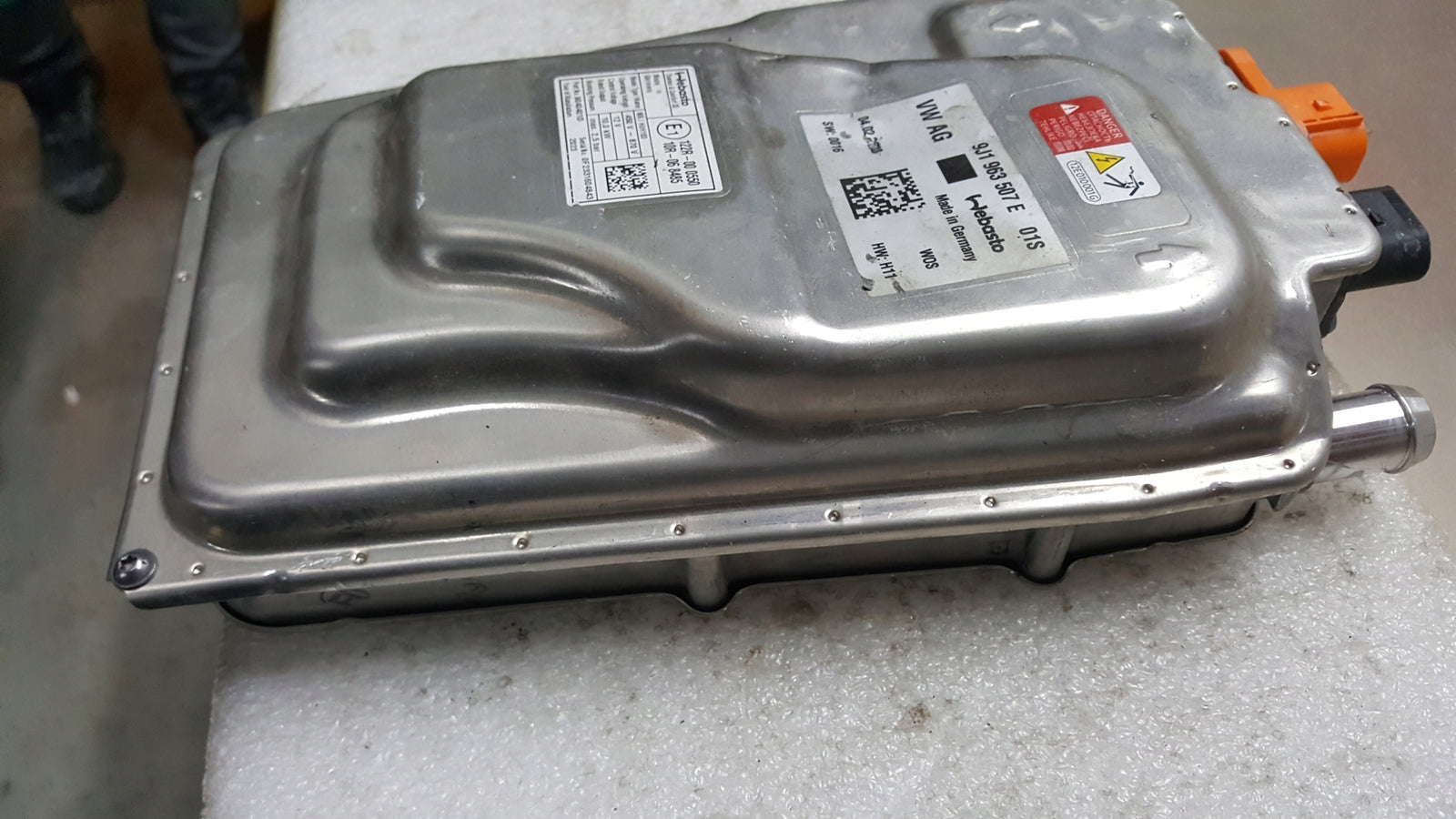 WEBASTO moduł grzewczy PORSCHE TAYCAN AUDI E-TRON GT 9J1963507E demontaż