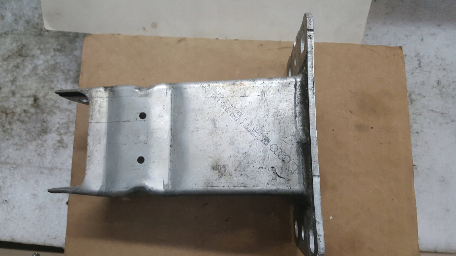 STREFA ZGNIOTU LEWA WZMOCNIENIE 8W0807133 AUDI A4 B9