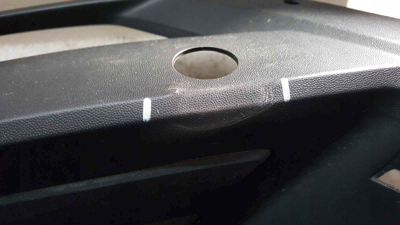 Kratka zderzaka lewy przód VW CRAFTER 7C0853665A demontaż
