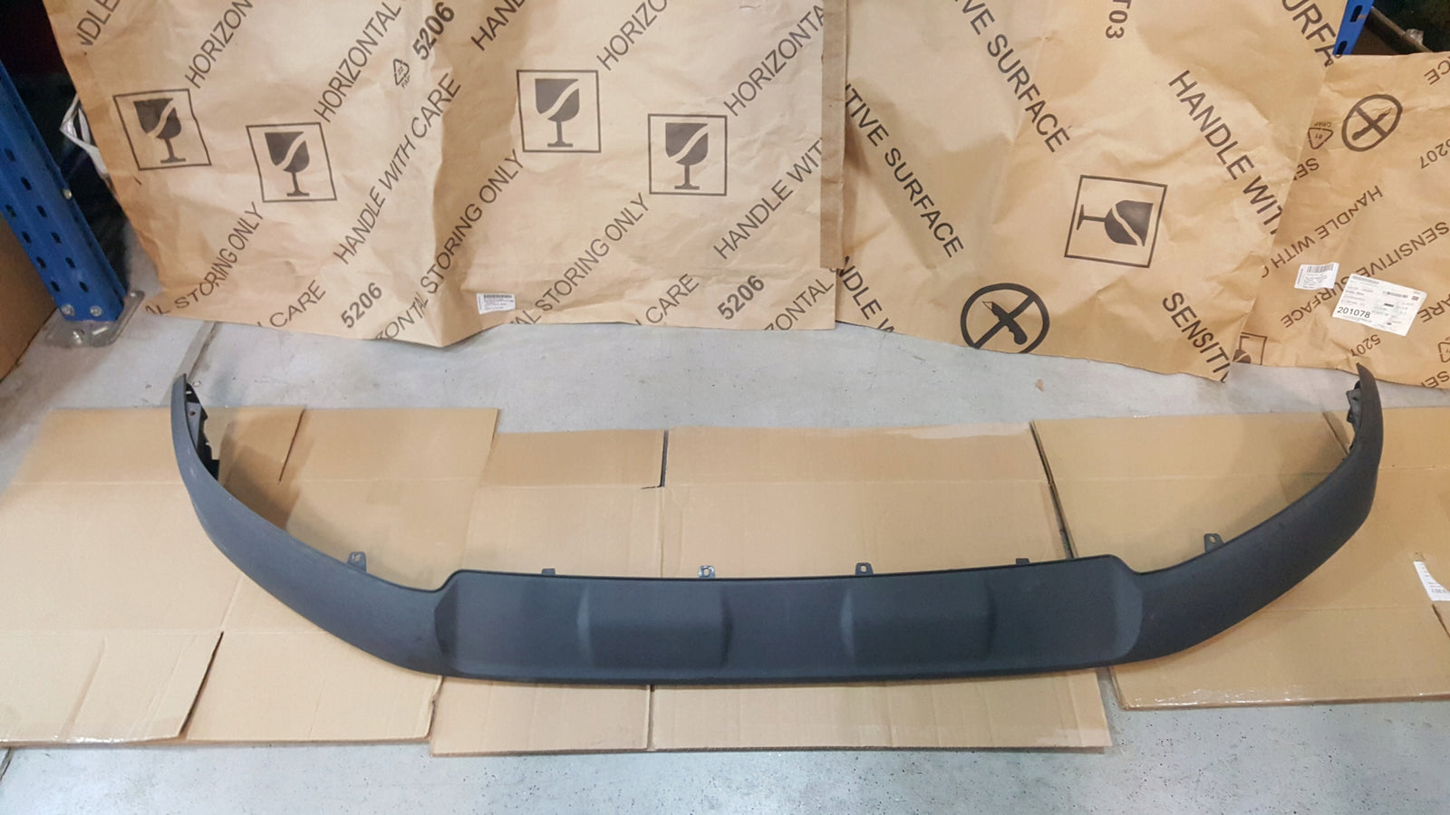 AUDI Q2 81A 2016- SPOILER DOKŁADKA LISTWA ZDERZAKA PRZÓD 81A807110