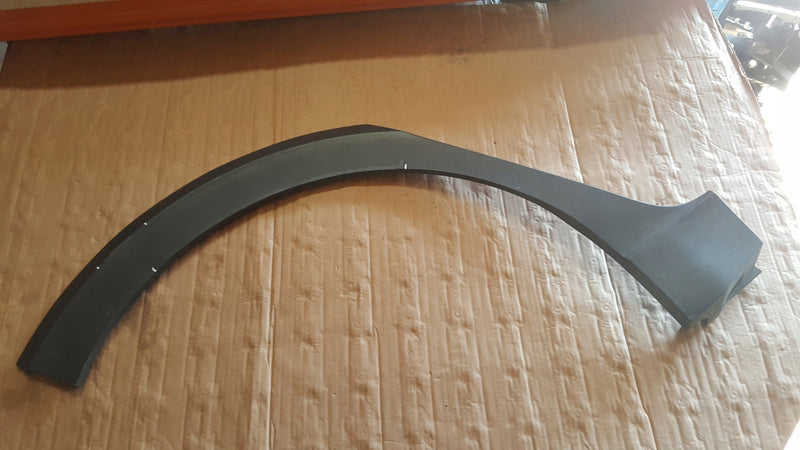 2G7854818B SIERP LISTWA NAKŁADKA BŁOTNIKA PRAWY TYŁ VW TAIGO 2023+