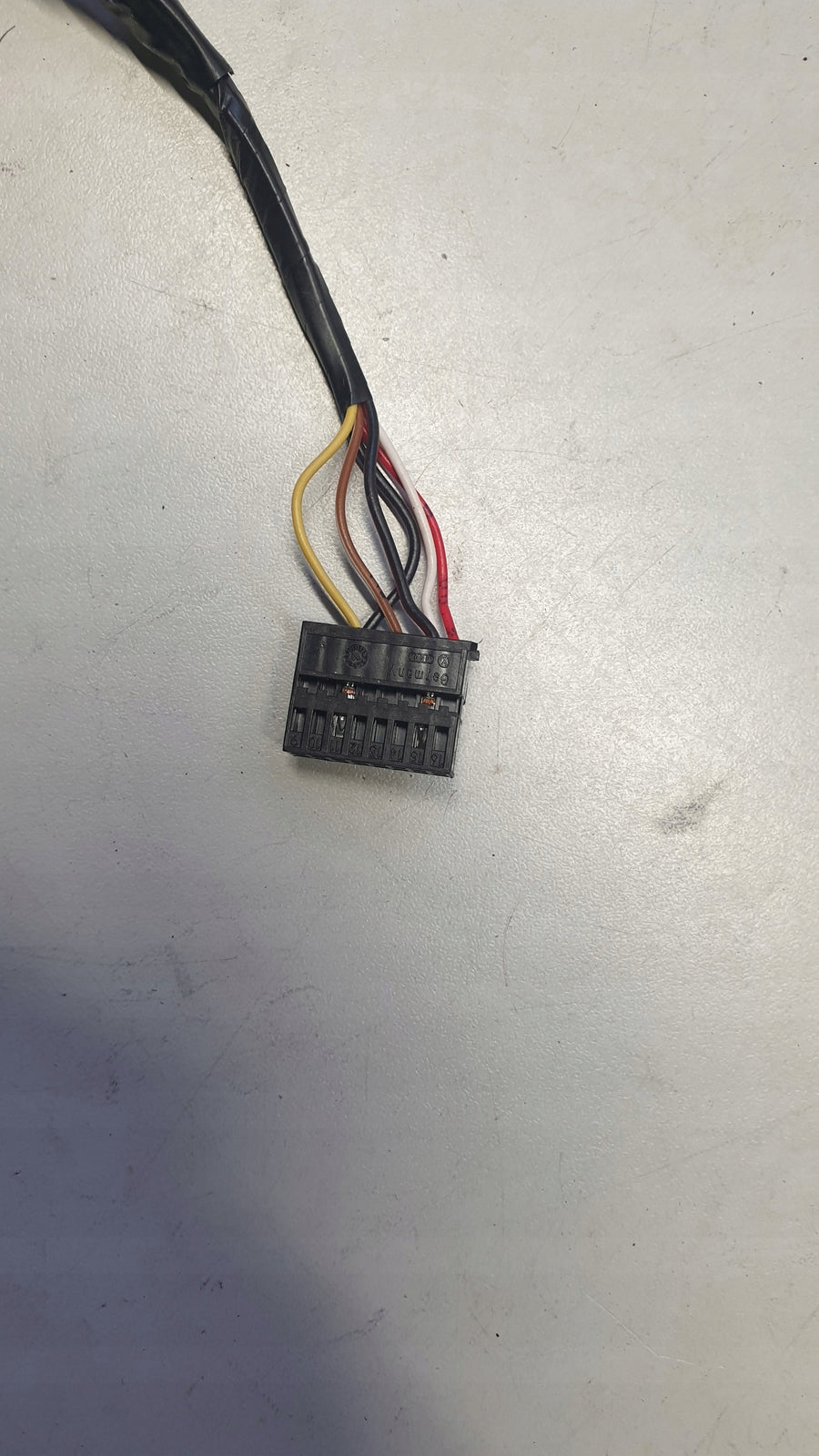 Le Lusterko zewnętrzne AUDI A3 8V1857409R 6 pin