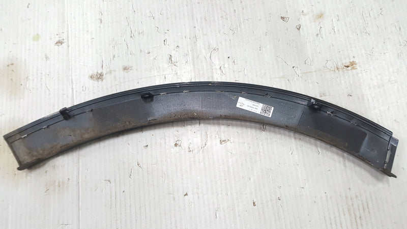 Listwa zderzaka przedniego prawa strona AUDI Q4 e-tron 89A853026F demontaż