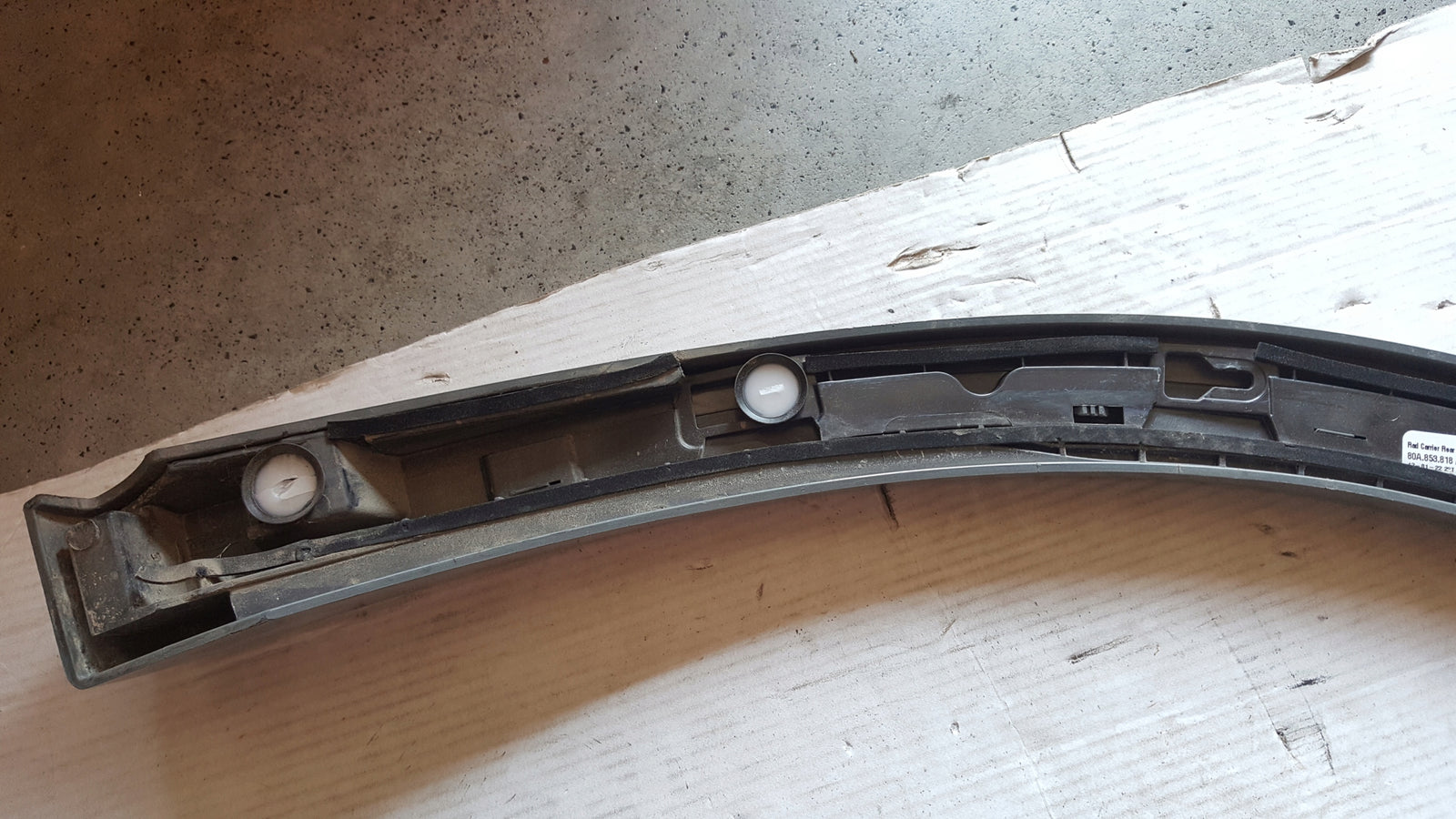 Listwa błotnika PR tył AUDI Q5 80A853818A demontaż