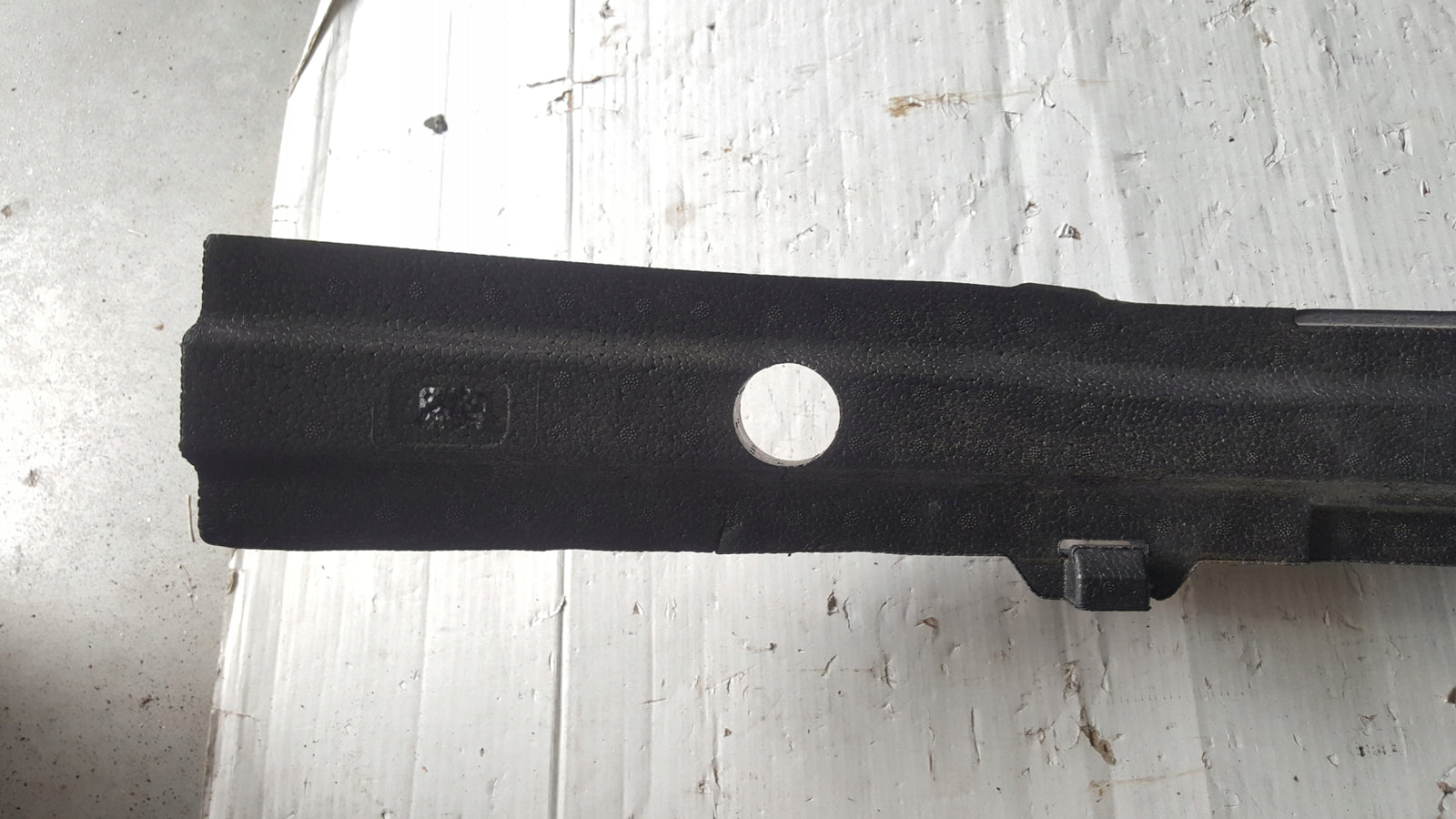 Absorber zderzaka przedniego SKODA ENYAQ 5LA807248 demontaż