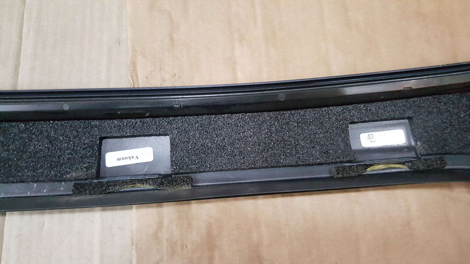 AUDI R8 SPYDER LISTWA LEWA OSŁONA SŁUPKA 4S7853265